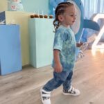 Kamila Tir-Abdelali Instagram - 29 Novembre 2022 🤍 Joyeux anniversaire le coeur de mon coeur 🎂 2 ans déjà mon fils 🙏🏻 Un coeur bleu en commentaire pour Kenano💙