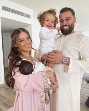 Kamila Tir-Abdelali Instagram - Eid Mubarak ✨
Que la paix soit sur vous 🤲🏼
Bisous du clan KN 🤍