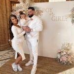 Kamila Tir-Abdelali Instagram - Notre deuxième gender reveal se termine, c’était magique encore une fois 🤍 Monsieur sait enfin si il va avoir un deuxième prince ou une princesse ! Et vous, vous pensez que c’est une fille ou garçon ? Dites nous, on lit vos réponses !! À demain 💙💕 Villa Gaby
