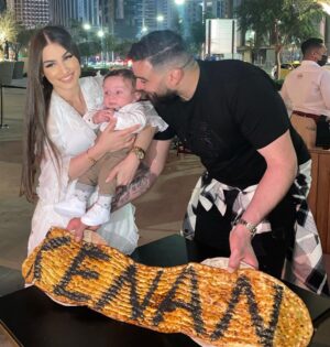 Kamila Tir-Abdelali Instagram - Hier on fêtait les 4 mois de notre fils !!! Il grandit trop vite !!!!! Seni seviyorum Kenan ❤️