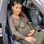 Kamila Tir-Abdelali Instagram - Un concours avec @jeansindustrycom ça vous dit ??? Ça fait longtemps 🥰 Un bon d'achat à gagner de 100€ sur le site @jeansindustrycom pour 5 d’entre vous🔥D’ailleurs ce genre de robe tellement stylée et confortable surtout durant la grossesse, c’est mon coup de cœur chez la marque !! Les conditions de participation sont simples : - Suivre le compte @jeansindustrycom - Commentez cette photo en identifiants 1 ami Le tirage au sort aura lieu sur la story Insta de la marque dans 24h ! Toutes les conditions doivent être remplies sinon une autre personne sera tirée au sort par la marque ! Bonne chance à tous 🤍 #jeansindustry #ad @atypictalents