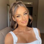 Kamila Tir-Abdelali Instagram - Full of love 🤍 Je suis devenue très émotive lol c’est THE symptôme de la grossesse je crois ! Chateau de Roquefeuille