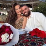 Kamila Tir-Abdelali Instagram - Il a quand même réussit à me trouver des roses dans la savane lol ! I love you my forever @noreofficiel ❣️ Four Seasons Safari Lodge Serengeti, Tanzania