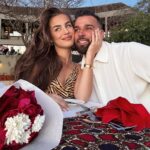 Kamila Tir-Abdelali Instagram - Il a quand même réussit à me trouver des roses dans la savane lol ! I love you my forever @noreofficiel ❣️ Four Seasons Safari Lodge Serengeti, Tanzania