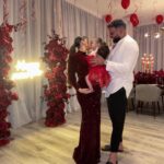 Kamila Tir-Abdelali Instagram - Happy new year ♥️ Bye 2022, Hello 2023 ✨ Nono, Kenan, Adria et moi vous souhaitons le meilleur pour cette nouvelle année. Soyez heureux 🏹🤍