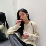 Kang Min-ah Instagram - 🧡🧡🧡 피부와 헤어 건강 체중관리까지 도움을 주는 뷰티 간식 아몬드를 활용해 즐길 수 있는 다양한 스낵 레시피와 한정판 메뉴를 맛볼 수 있다고 합니다~ ☺️ 서울 핫 플레이스에 위치한 유명 디저트 & 베이커리 숍 9곳에서 만날 수 있다고 하니 그냥 지나칠 수 없겠죠? 오늘부터 2/28까지 2주간 진행되는 #캘리포니아아몬드스낵위크 에서 뷰티 간식 아몬드를 더욱 특별하게 경험해 보세요! 자세한 행사 내용은 @almondskr 에서 확인하고 캘리포니아 아몬드 스낵위크 투어 출발~~ 🏃 ♀️🏃 ♀️ #캘리포니아아몬드 #캘리포니아몬드뷰티멘토 #하루한줌아몬드 #뷰티간식아몬드 #뷰티시크릿