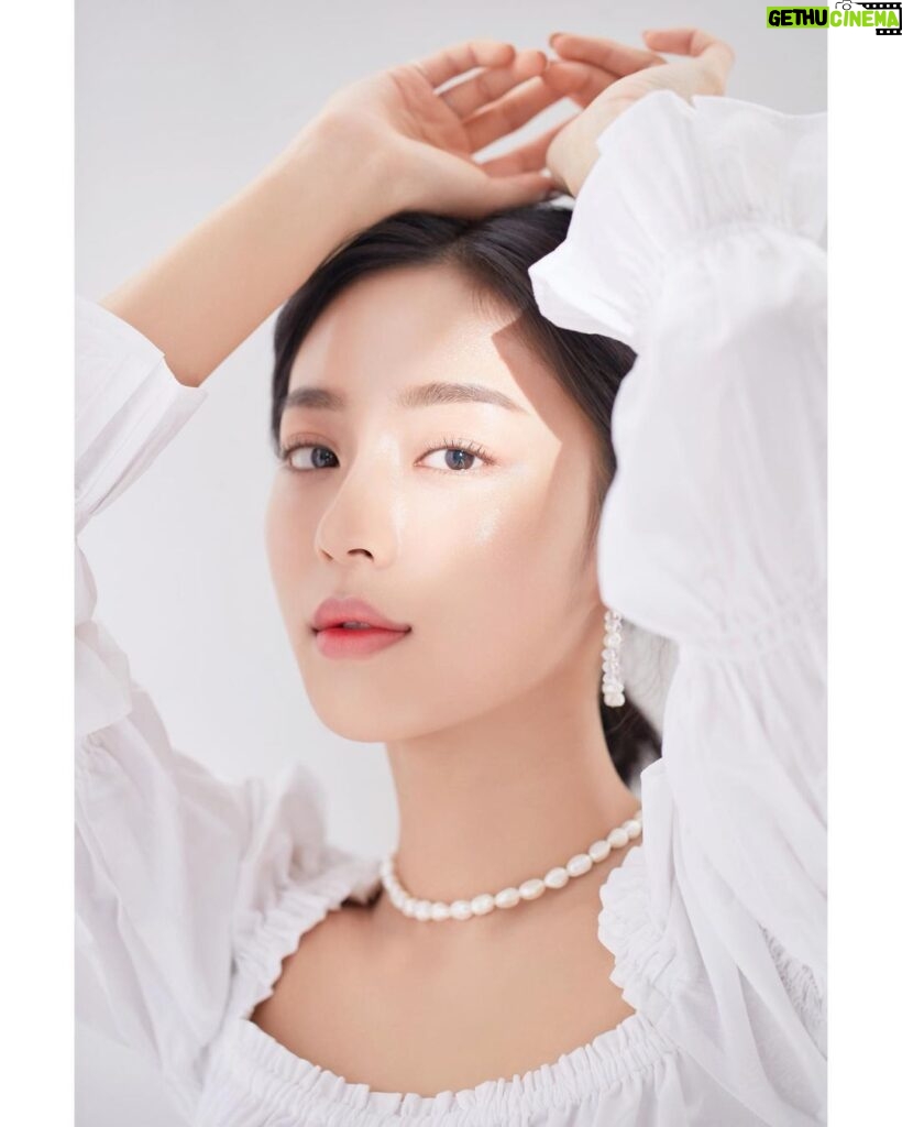 Kang Min-ah Instagram - @giverny_korea 💗💗💗