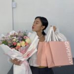 Kang Min-ah Instagram - 지베르니 사랑해🎀💖
