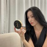 Kang Min-ah Instagram - 🖤✨#광고 #입생로랑뷰티 #입생로랑쿠션 #슬림잉크쿠션