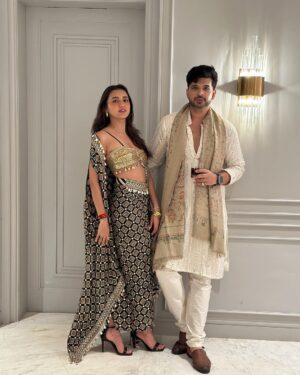 Karan Kundrra Instagram - Moments framed in time♥️ 
.
.
.
.
.
Styled by @akankshakawediastyle 
Outfit @labelnityabajaj 
Jewellery @ishhaara
@equiivalence