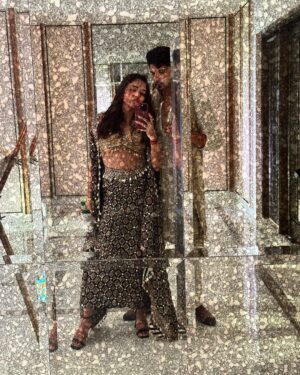 Karan Kundrra Instagram - Moments framed in time♥️ 
.
.
.
.
.
Styled by @akankshakawediastyle 
Outfit @labelnityabajaj 
Jewellery @ishhaara
@equiivalence