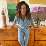 Kelly McCreary Instagram - Swipe to see the evolution of my reactions to the absolute love fest I experienced on my birthday yesterday… Y’all really know how to make a lady feel incredibly special. What a wonderful day, and a great reminder for me to share love and appreciation when I feel it, because you never know how it might impact someone’s day. And in that spirit: I love you all. I’m glad you’re here. You’re beautiful. I see your light and I feel your warmth. And I wish you the very best. ♥️♥️♥️