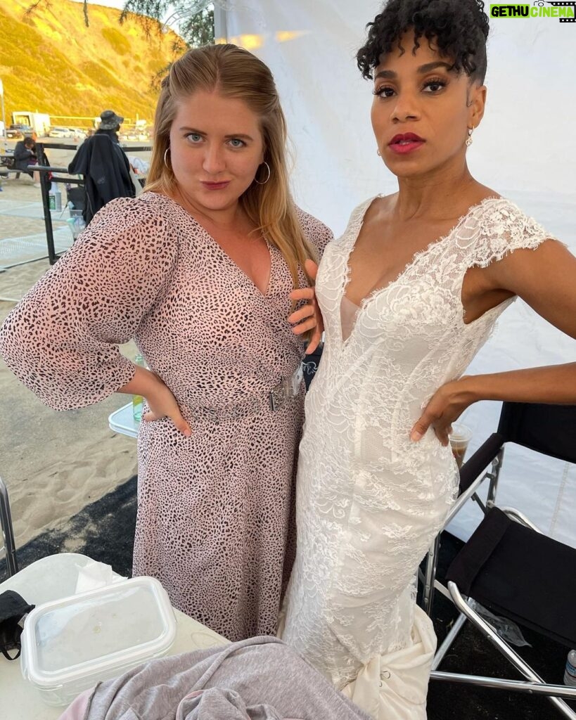 Kelly McCreary Instagram - Photo dump in honor of @greysabc season premiere which is just 7️⃣ D A Y S A W A Y!!! Maggie and Winston’s magical beach wedding was my last day of shooting last season, so you know I was feeling extra nostalgic…there maaaayyy be more to come… 😉♥️🥰