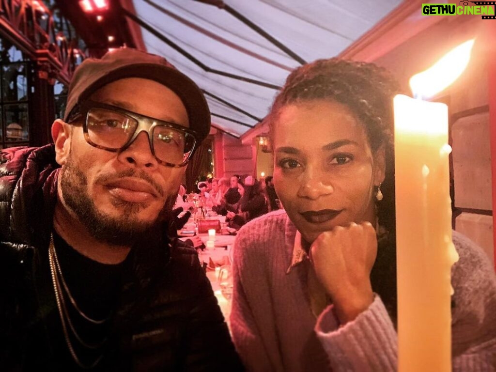 Kelly McCreary Instagram - Keeping it hot on a cold night in #Paris. 🔥