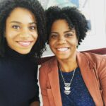 Kelly McCreary Instagram - From a @greysabc IG takeover to a McCreary sisters TV takeover!! Who’s watching #GreysAnatomy tonight??