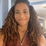 Kelly McCreary Instagram - Cancer sucks! Recently, it has touched my family and too many near and dear ones. For this Valentine’s Day, I’m going to #KissCancerGoodbye with #StandUpToCancer. Won’t you join me and donate if you can to @su2c?