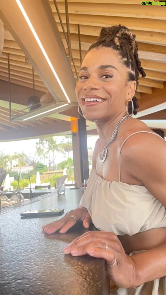 Kelly McCreary Instagram - And now for a taste of regional culture… I love learning about crafts that have been handed down and honed of centuries… mezcal creation is nothing less than an art form. A rich sampling and education at a beachside bar. Not bad, @stregispuntamita! 🥃 @howelltalentrelations #StRegisPuntaMita #LiveExquisite #travelpartner The St. Regis Punta Mita Resort