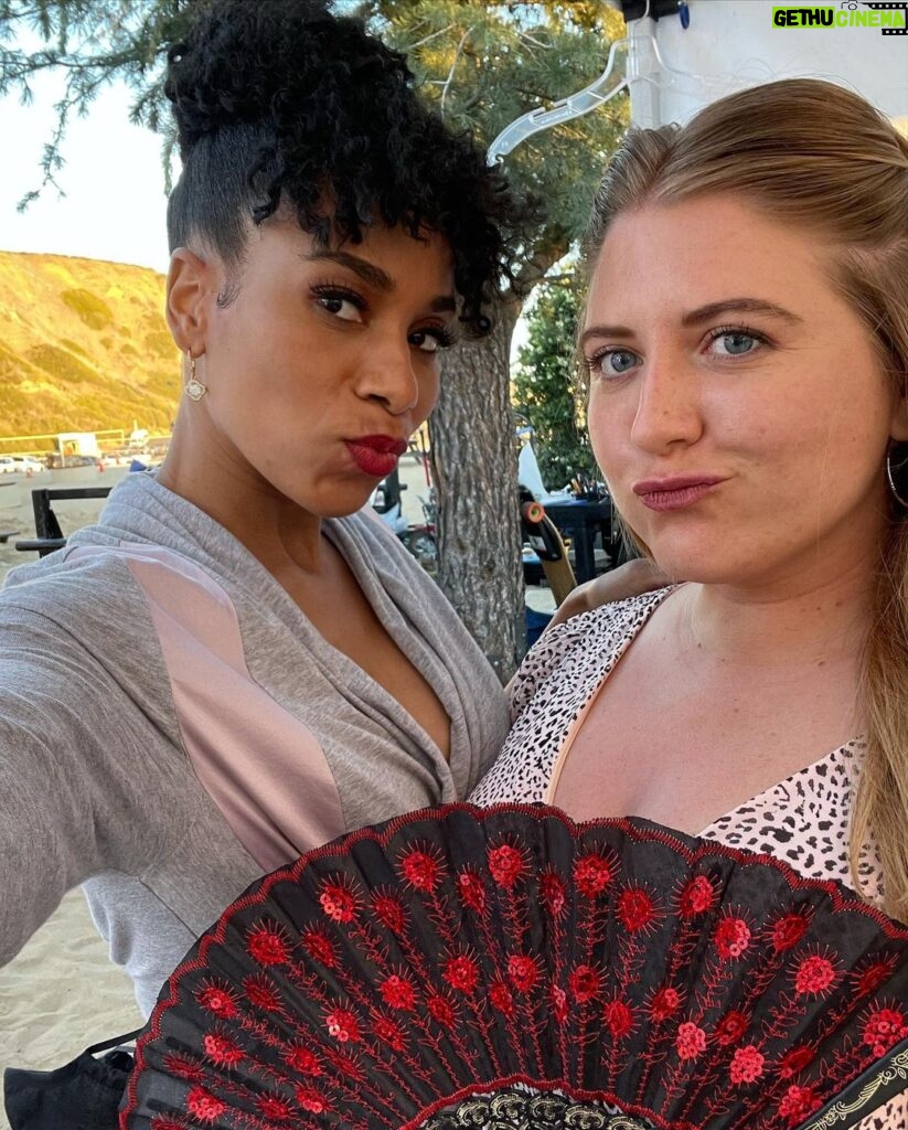 Kelly McCreary Instagram - Photo dump in honor of @greysabc season premiere which is just 7⃣ D A Y S A W A Y!!! Maggie and Winston’s magical beach wedding was my last day of shooting last season, so you know I was feeling extra nostalgic…there maaaayyy be more to come… 😉♥🥰