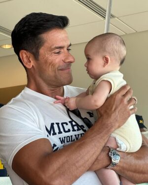 Kelly Ripa Instagram - Weekend big house photo tour. Go blue 〽️💙💛