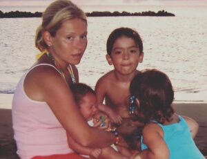 Kelly Ripa Instagram - Objects in this recreation photo are bigger than they appear 👀 #Throwback #HappyMothersDay #ThenVsNow