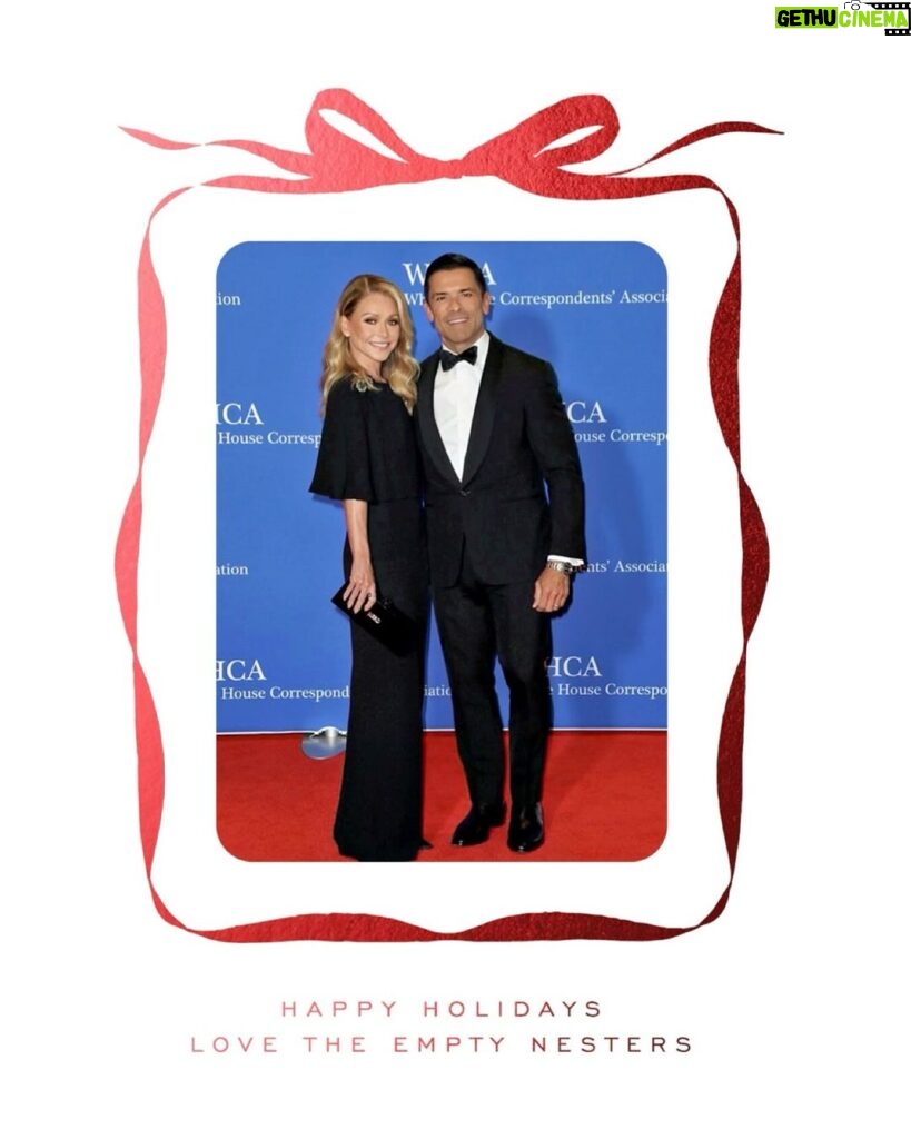 Kelly Ripa Instagram - Happy Holidays 2023 Love The Empty Nesters