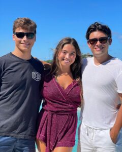 Kelly Ripa Instagram - It sure was nice having the chickens back in the nest for a couple of weeks. Back to life…..back to reality ♥️♥️♥️🥺#summer #vibes