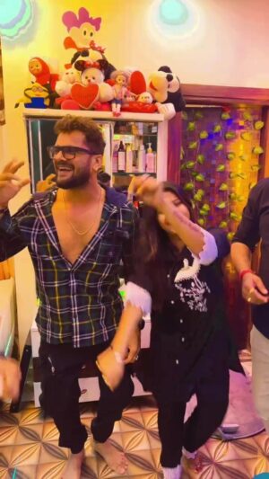 Khesari Lal Yadav Instagram - Double khidaki 
❤️🙏