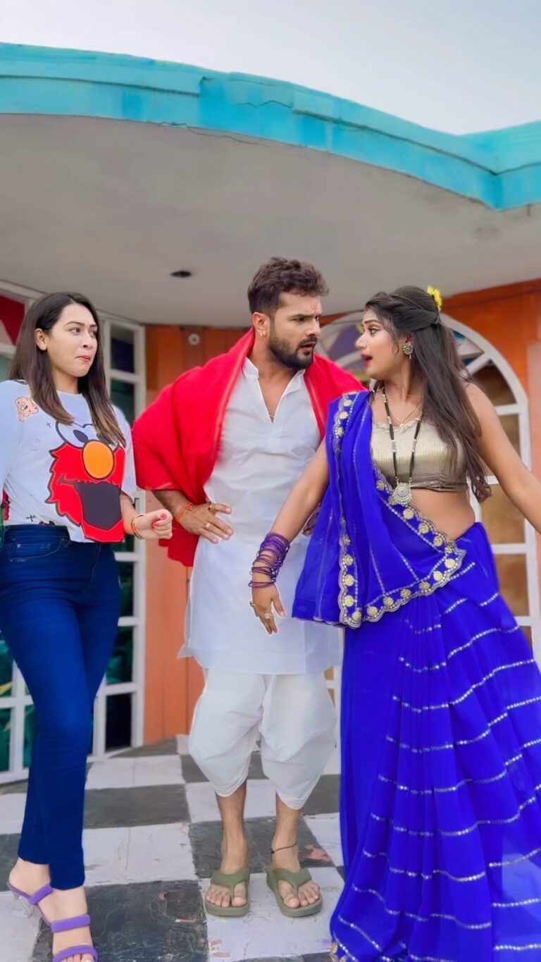 Khesari Lal Yadav Instagram - ❤️ @khesari_yadav @official.sapna_chauhan #Doublekhidki