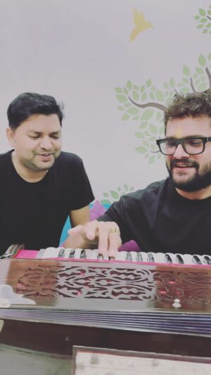 Khesari Lal Yadav Instagram - Peele pila de ❤️🙏