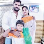Khesari Lal Yadav Instagram - #photography #independenceday #khesari_yadav #chanda_yadav27 #its_me_rishabh27 #family #love #famlylove❤️