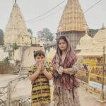 Khesari Lal Yadav Instagram - महाकाल दर्शन #mahakal #ujainmahadev #khesari_yadav #harharmahadevॐ #chanda_yadav27 #its_me_rishabh27 Ujjain,mahakaleshwar Temple