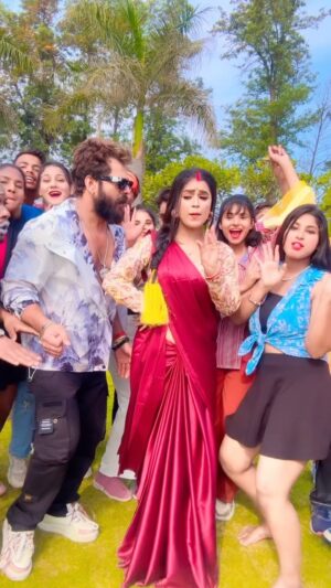 Khesari Lal Yadav Instagram - Lenge lenge 
.
.
.
#lengelenge #khesarilalyadav #annapurnafilms