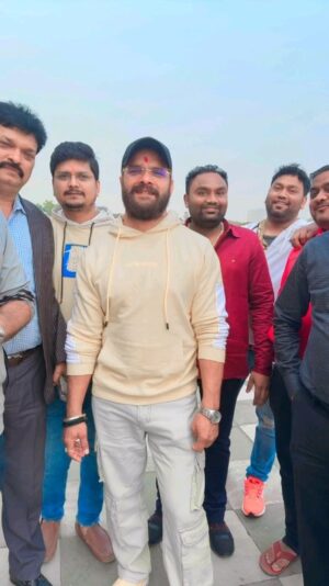 Khesari Lal Yadav Instagram - एगो बात बताई...आप सभी बेस्ट है ❤️