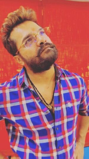 Khesari Lal Yadav Instagram - Ram se rashtra hai
#jaishreeram #trending #bhojpuri_song