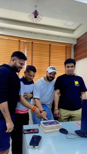 Khesari Lal Yadav Instagram - Nimbu kharbuja bhail 2
70 million cross