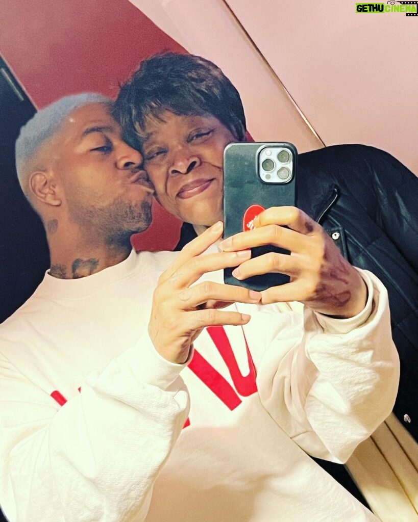 Kid Cudi Instagram - HAPPY MOTHERS DAY MOMMY!!! I LOVE YOU TIL THE END OF TIME AND BEYOND. YOU ARE MY BEST FRIEND. YOU ARE EVERYTHING MY QUEEN. TODAY AND EVERYDAY, I CELEBRATE YOU AND THE AWESOMENESS YOU ARE. 😘🙏🏾💕 I LIVE TO MAKE U PROUD. TO EVERY MOMMY OUT THERE IN THE WORLD, REMEMBER, YOU ARE EVERYTHING!! SENDIN OUT MY LOVE TO ALL!!! ✌🏾🥰