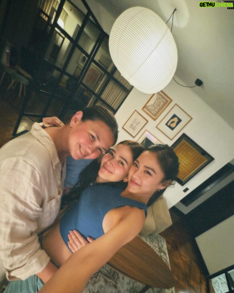 Kim Chiu Instagram - When #AngBeKi reunites!🩷💛❤️😂 miss you and love you both so much, momsies!!! Also, bean is the cutest ever!!!🥰 Hay this friendship is 💎. For keeps forever!!!🫶🏻🥹