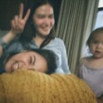 Kim Chiu Instagram – When #AngBeKi reunites!🩷💛❤️😂 miss you and love you both so much, momsies!!! Also, bean is the cutest ever!!!🥰 Hay this friendship is 💎. For keeps forever!!!🫶🏻🥹