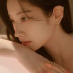 Kim Da-hyun Instagram - 작년부터 준비한 이번 앨범에 제가 작사한 곡이 실리는 것만으로도 기쁜 마음이었는데 원스가 편지로, 버블로도 우리 다현이가 작사한 노래들 잘 듣고 있다고 말해줄 때마다 뿌듯하고 힘이 나요. You get me는 콘서트 투어할 때 원스들을 보면서 느낀 감정들을 가사에 썼다고 말했었는데, 원스는 저에게 정말 큰 힘이 되어주는 존재예요. 이번 활동도 고생 많았고 또 봐요🫶