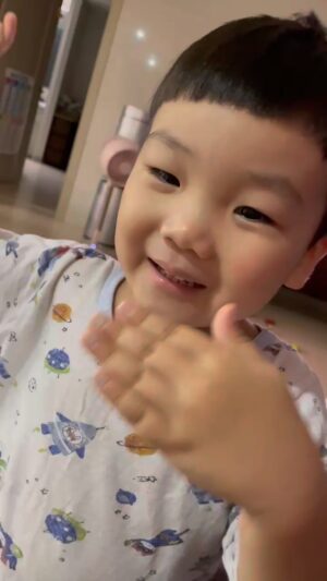 Kim Jin-woo Instagram - 조카야너도삼촌처럼우영우팬이구나