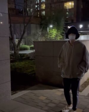 Kim Jin-woo Instagram - #미키마우스 #나는솔로