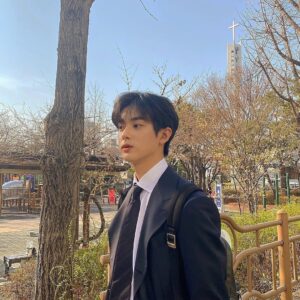 Kim Min-kyu Instagram - 안녕, 봄 🌸🌸