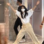 Kim Tae-ri Instagram - 외계+인 3weeks 정신없이 행복하게 즐거이 마쳤습니다~ 영화는 여름 계속 극장에 있을테니 아직 안보신 분들은 영화관으로 move move해주십시오~ 무더운 여름날 영화관 한자리 채워주셔서 감사했어요. 내내 함께 하고 싶지만 우리는 또 다시 2부와 함께 돌아올게요. 감사합니다 건강하세요! 모든 외계+지구인들 화이팅! (몇몇사진은 인터넷에서 주워왔어요 찍어주셔서 감사합니다 히히)