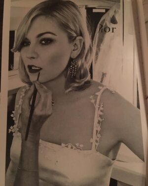 Kirsten Dunst Instagram - #tbt @dior @nina.clare 🌾💞