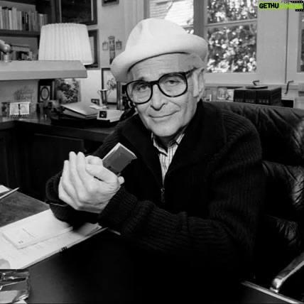 Kristin Chenoweth Instagram - Krisbrook, Here’s another quote! “This is our century, dear reader, yours and mine. Let us encourage one another with visions of a shared future.” Norman Lear screenwriter, television producer 1922-2023 Love, Dad