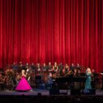 Kristin Chenoweth Instagram - we all love you endlessly, @wickedschwartz 💗 look at the impact you’ve had!! Photographed by Emilio Madrid @emiliomadrid Evan Zimmerman @evzmm Jenny Anderson @jennyandersonphoto Celebrating @wickedschwartz Produced by @creativepartnersproductions Presented by @metopera #MetOpera The Metropolitan Opera
