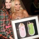 Kristin Chenoweth Instagram - I’m sorry, but I can’t stop posting about #Wicked20… 🫧🩷💚🫧 📸: @broadwaybruce_ @bruglikas Dress by @halpernstudio Shoes by @daccori_ Styled by @debswatson Glam by @brucewaynemua Gershwin Theater