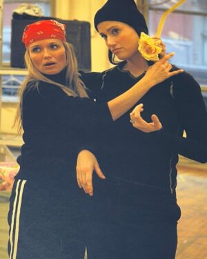 Kristin Chenoweth Instagram - POP-U-LAR ✨💖🪄
#Popular rehearsals… many many moons ago. Having the best time on this trip down memory lane. One week until it’s officially #Wicked20!! 
@idinamenzel @wicked_musical