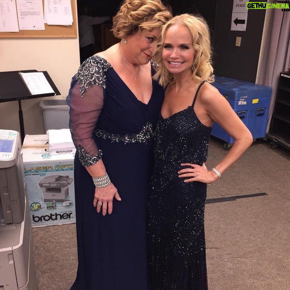 Kristin Chenoweth Instagram - Happy birthday to the one and only @sandipattyp!! 🥳 You are a true inspiration and a dear friend. Love you 💛