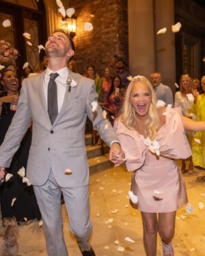 Kristin Chenoweth Instagram - My forever - 9.2.2023 👰‍♀️❤️🤵‍♂️

📸: @dalebenfield 

Glam: @jillcady_makeup & Bruce Wayne
Styled by: @debswatson 
Dresses: @pamellaroland 
Jewelry: @evafehren 
Shoes: @jimmychoo 
Wedding planner: @crystalfrasierweddings 
Flowers: @davidkimmeldesign
Rings: @rahaminovdiamonds @brucegweber @xivkarats